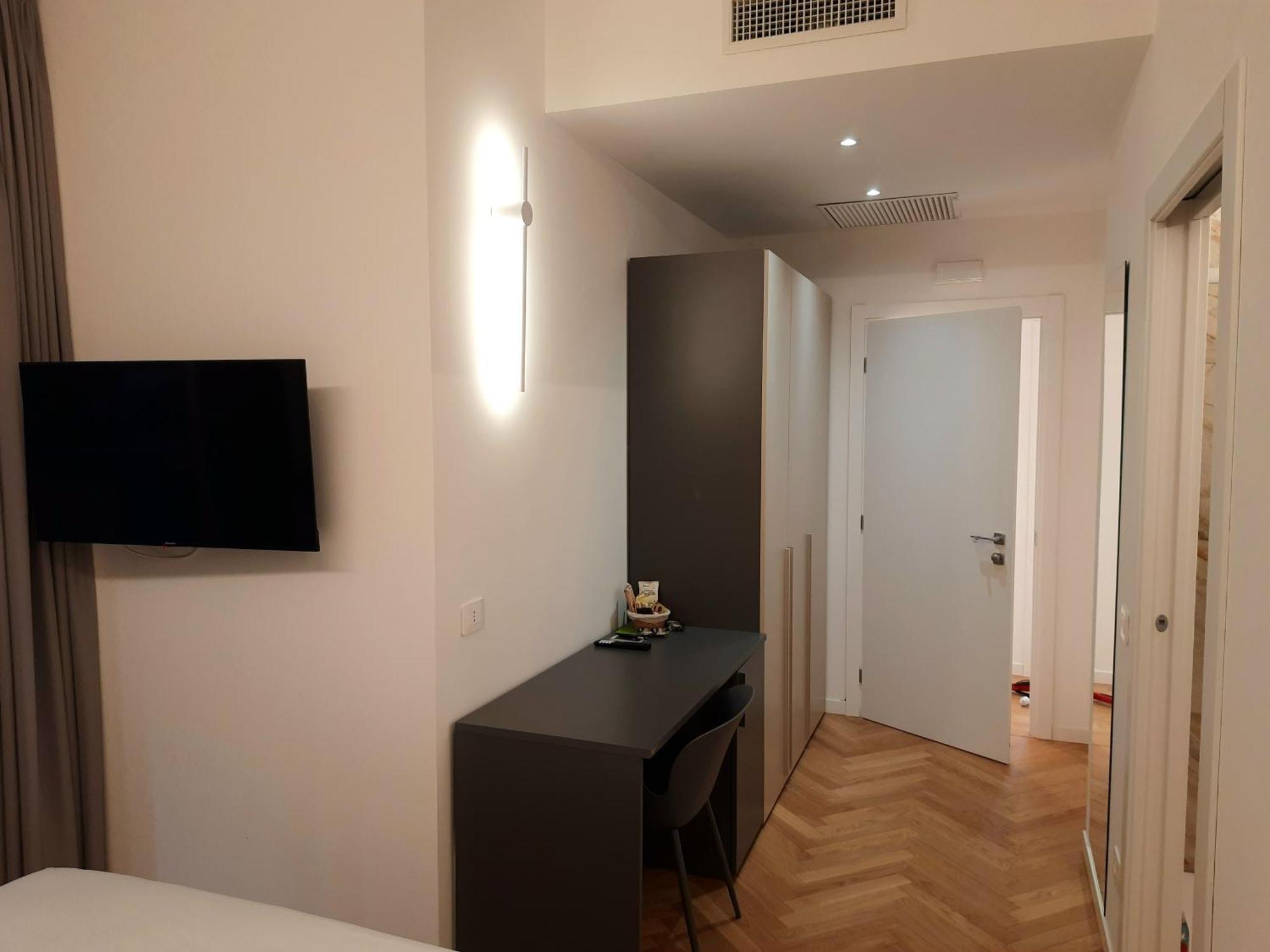 Mako Suites - Centro E Stazione Monza Zimmer foto